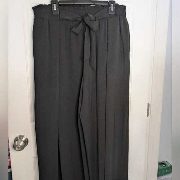 Black Tie-Waist Wide Leg Pants - Picture 3 of 5